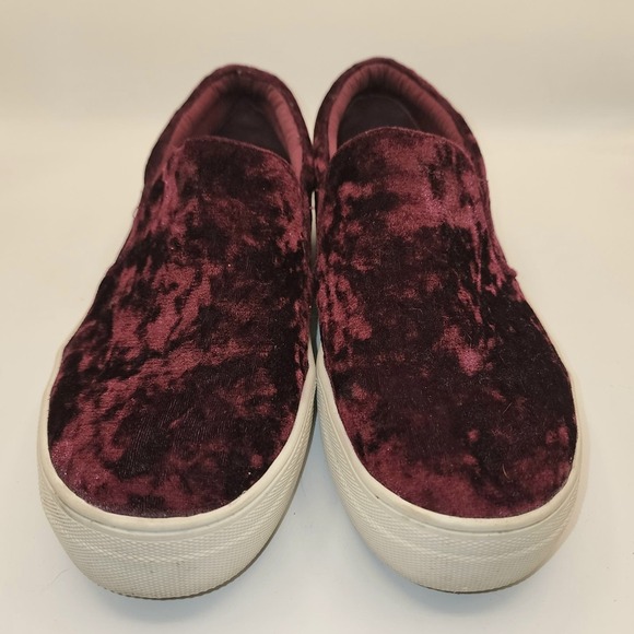 Steve Madden Shoes - Steve Madden Velvet Slip On Size 8.5